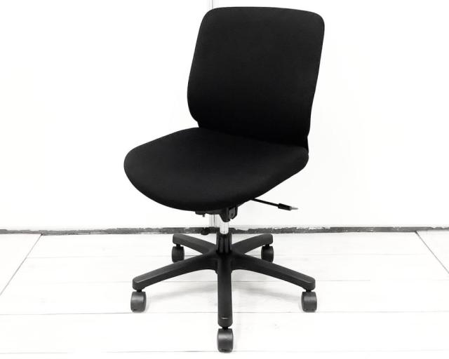 【中古】トルテR KZ-240GB-T1T1 イトーキ（ITOKI） 肘無ローバックチェア