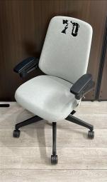 【クレジット決済優先】■イトーキ/ノート（note）　肘付ハイバック　ゴジラ-1.0 特別モデル　■ライトグレー　■可動肘　■GODZILLA THE ARTタグ付　※ロットNOの記載ございません。