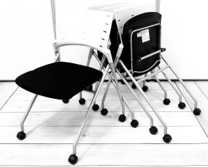 【セット商品（チェア×４脚）】多目的チェア ミーティングチェア ４本脚 オススメ(おすすめ) 大人気  ・ITOKI4/イトーキ ・MANOSS/マノス ※横浜本店撮影画像※