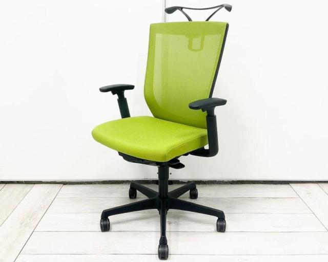 【中古】エスクードメッシュ  オカムラ（okamura） 肘付ハイバックチェア