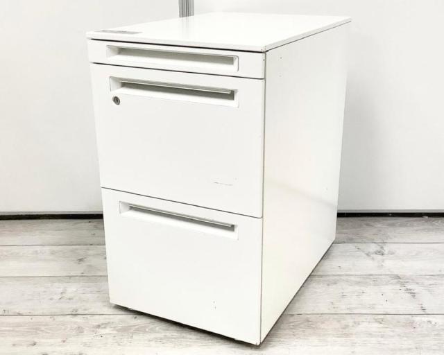 ロットで入荷!人気の高い定番収納ワゴン!フリーアドレスデスクにおすすめ!
■オカムラ/アドバンス/ホワイト