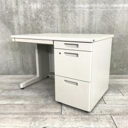 【スタンダードなデザインで高品質・コンパクトなサイズ感!収納力を備えたキャビネット一体型の片袖スチールデスク 】■コクヨ(KOKUYO)製 新BSシリーズ 片袖デスク W1000×D700mm ■シリンダー錠 ■ナチュラルグレー