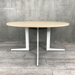 【コミュニケーションを円滑にするツール！囲んで話し合えば、クリエイティブな意見が飛び出すかも！】■オカムラ（okamura）　アプションフリー（Aption Free）　丸テーブル　ミーティングテーブル【ナチュラル色のフタ】　■天板：木目ナチュラル【2505】弊社使用欄【A01014744】