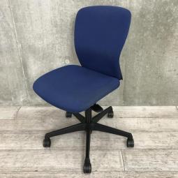 【シンプルなデザインと厚みのあるクッションが大人気!機能充実のワーキングチェア!】■オカムラ(okamura)製 スラートチェア(sulato) ローバック 肘無し ■ミディアムブルー
