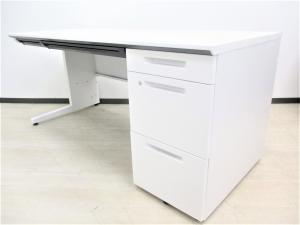 【幅1400㎜！ワークスペースを広く取りたい方にお勧め！】■コクヨ（KOKUYO）製　アイエス（iS）シリーズ　片袖机　引き出し付き　■W1400×D700×H720㎜　■ホワイト