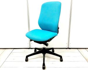 【背のカーブを変えられる！　新感覚のオフィスシーティング！】■オカムラ(okamura)製　シルフィーチェア　■肘無し　■ブルーグリーン×ブラックシェル ※上下昇降ガス圧弱めの商品となります。