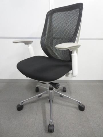 【中古】シルフィーメッシュ  オカムラ（okamura） 肘付ハイバックチェア
