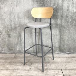 【カウンターテーブルと合わせて使えるおしゃれなカウンターチェア！】■コクヨ（KOKUYO）製　デイズオフィス（DAYS OFFICE）　ハングライクチェア（hang like）　カウンターチェア　ハイチェア 　■座面クッション：グレー/背面：木製