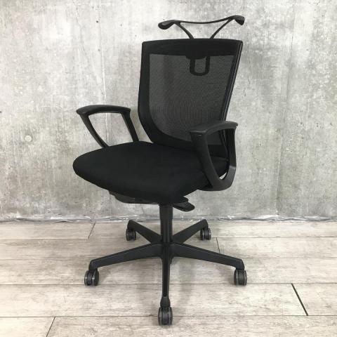 定番/人気/おすすめ　　オカムラ（okamura）製　エスクードチェア　肘付ローバック　背面メッシュ　　サークル肘・ハンガー付　ブラック