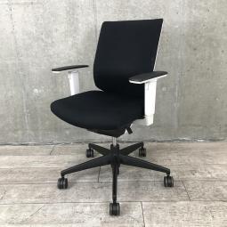 【在庫入替セール品！】【オフィスの大定番！快適性と機能性で選ばれる人気チェア】コクヨ ウィザード2は、ランバーサポート・可動肘を搭載した高機能オフィスチェア/ローバック×ホワイトシェルの洗練デザインで長時間作業も快適！/オススメ(おすすめ) /人気商品【弊社使用欄：A01031079】