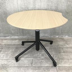 【折りたたみ＋上下昇降＋スタッキング可能！】【カフェ調オフィスや休憩スペースに】■イトーキ製　ソレイユ　丸テーブル　■アップル型　フルスペックタイプ　■上下昇降　高さ720～1000㎜　■天板ナチュラル×ブラック脚　 【ABW商材】【関東倉庫在庫品】【弊社使用欄：A01044104】