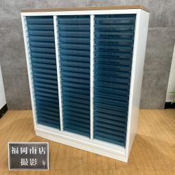 イトーキ製のクリスタルトレー【エディアシリーズ/木目天板】が値下げされました！
＊良品を格安で！「オフィスバスターズ福岡南店」は、福岡を拠点として、全国へ中古オフィス用品・オフィス家具を提供しております。