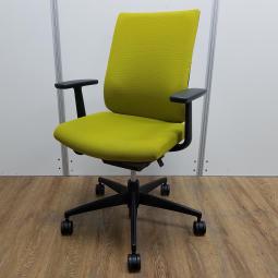 ★【商品入替のため、残り1限り】コクヨ製 ウィザード2シリーズ オリーブグリーン 固定肘 ランバー付 ブラックフレーム オフィスの王道! 納得の座り心地!魔法のように売れ続けている定番のオフィスチェア! 肘付きハイバックチェア!!