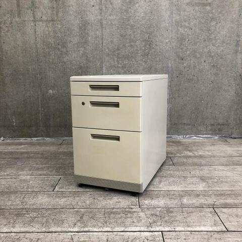 【関東倉庫在庫品】【\デスク上文房具や書類の整理におすすめな3段ワゴン】■コクヨ製 MX+シリーズ 3段ワゴン ■グレー【弊社使用欄:A01015039】【ECBMC】