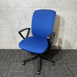 【コスパ◎チェア！コンパクトなサイズ感で様々なシーンに！】■ナイキ　VIAREチェア　オフィスチェア　OAチェア　固定肘（サークル肘）チェア　固定肘　ローバック　格安　中古家具　福岡　九州最大級《オフィスバスターズ福岡博多店は、福岡を拠点として、日本全国へ中古オフィス用品・オフィス家具を提供しております》