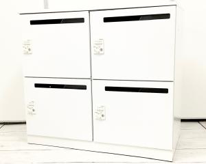 4人用 メールロッカー 投函口付 ダイヤル錠 マスターキー作成不可 白天板付 ホワイト コンセントあり オススメ(おすすめ) 大人気 ・KOKUYO/コクヨ ・EDIA/エディア ※横浜本店撮影画像※