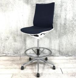 【ハイテーブルにフィットするハイチェア入荷!】■オカムラ モードチェア ダークブルー ※ハイチェア仕様 足掛けリング付 ■スタイリッシュなデザインでモダンな空間を演出!【okamura mode】【ABW】★