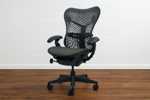 【クレジット可能！】【10月末入荷予定】超オシャレで希少なミラチェアブラック！