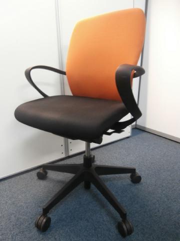 【中古】フルゴ  イトーキ（ITOKI） 肘無ハイバックチェア