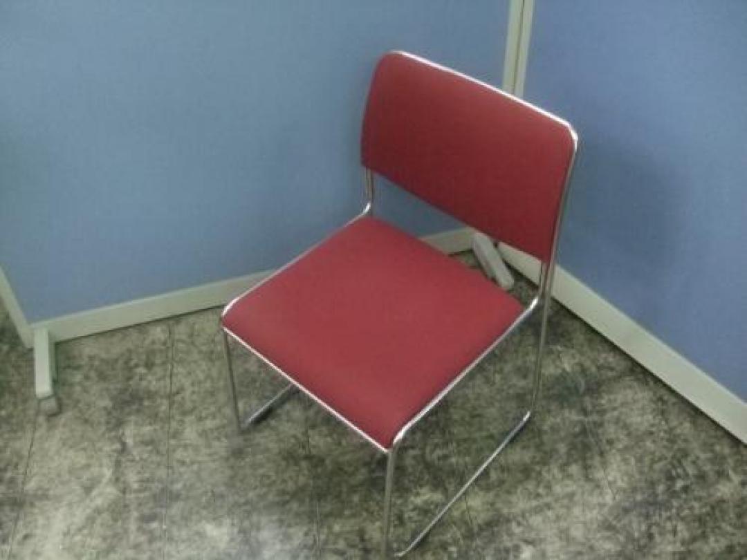 スタックチェア残り１脚なのでお安く致しました。【会議チェア】
                                    中古
            