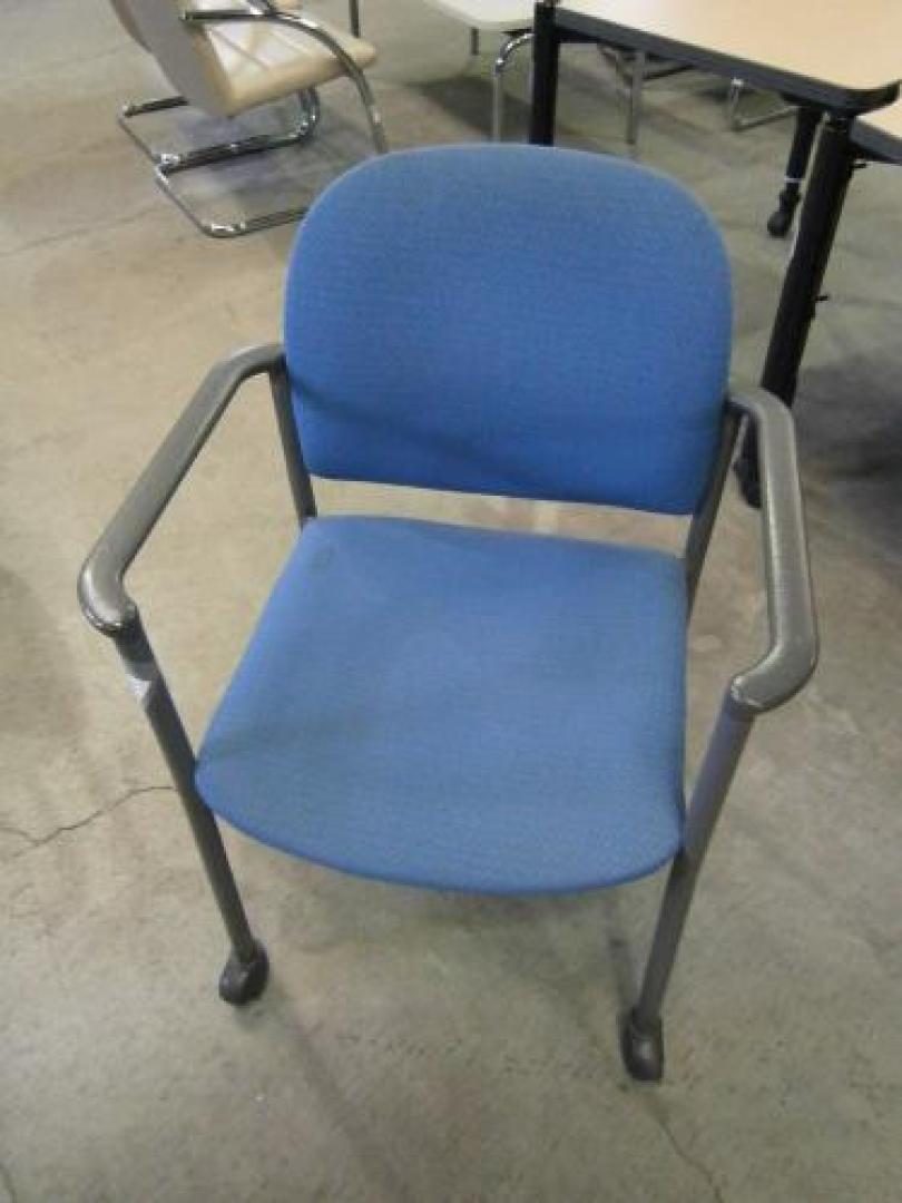 肘付スタッキングチェア【会議チェア】
                                    中古
            