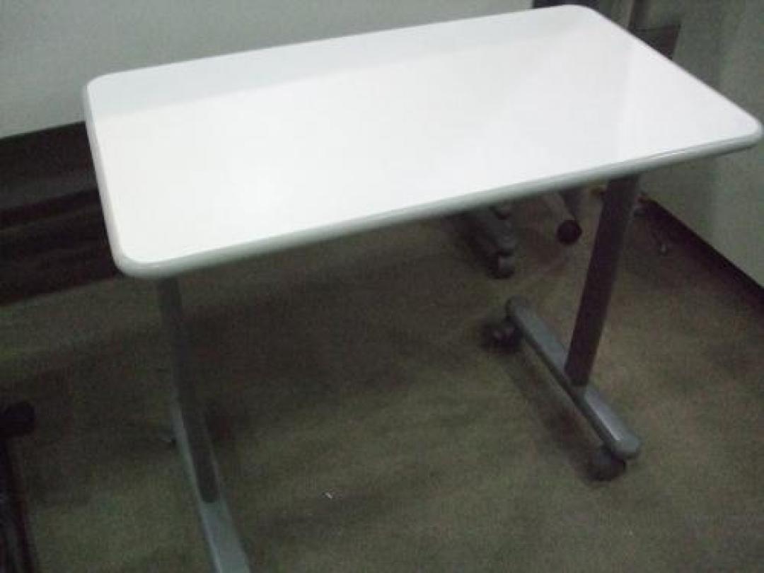 ☆★　内田洋行　1人用スタックテーブル　Ｗ800
                                    中古
            