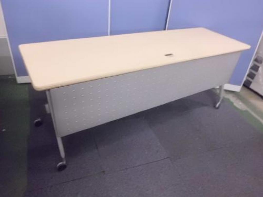 【電源＆ワンタッチ収納電源コードつき！】　これ新品で買ったら高いですよ！　W1800　天板ナチュラルサイドスタックテーブル　
                                    中古
            