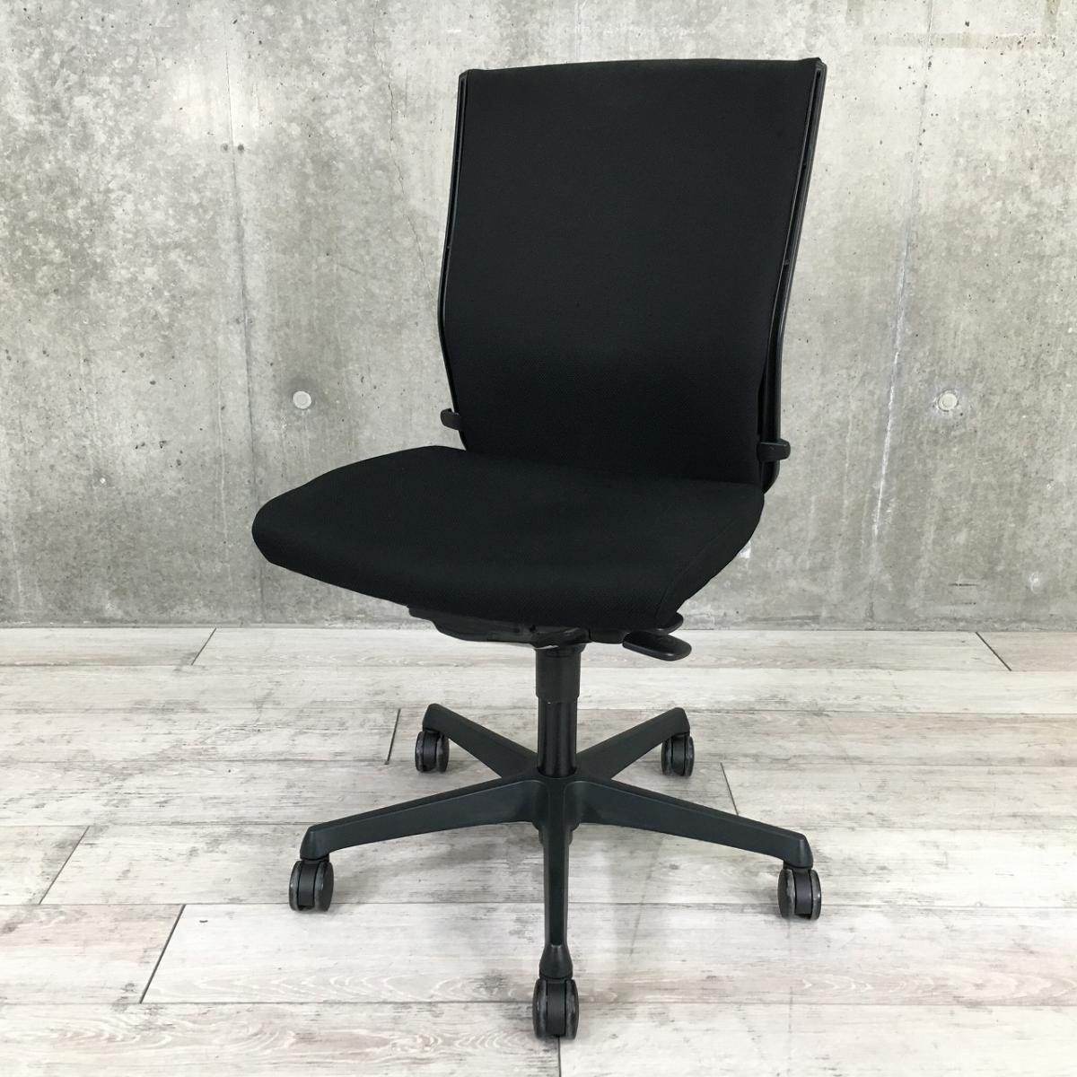 【長時間のデスクワークもランバーが快適にサポート！オフィスの定番チェア！起業や入替に！】■オカムラ（okamura）製　エスクードチェア（ESCUDO）　肘無し　ハイバック　■ランバー付　■ブラック【IB】
                        エスクード
                                    中古
            