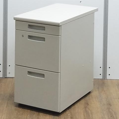 【中古】新BS  コクヨ（KOKUYO） 脇机3段