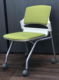 【訳アリ品！】価格重視のミーティング用チェアが入荷！重ねて収納が可能！
◆内田洋行/MF-180/グリーン　※経年劣化により異音あり