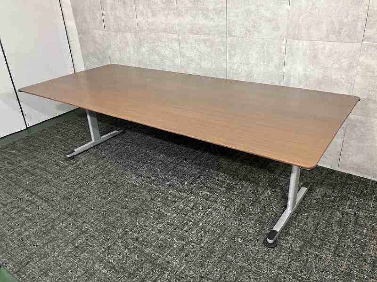 【倉庫在庫品】コクヨ製の大型会議テーブル【 アリーナシリーズ】が限定1台ご案内可能です！4~6名での使用が可能です！　＊福岡市拠点の「オフィスバスターズ福岡南店」は、福岡はもちろん、岡山・広島エリアにも対応しています。中古オフィス家具・チェア・デスク・複合機など一式手配可能。各地に特化した在庫とワンストップ対応で、起業・移転・レイアウト変更にしっかり対応し、岡山・広島でも安心の選択肢をご提供します。＊/ 天神
                        アリーナ/T (ALINA/T)
                                    中古
            