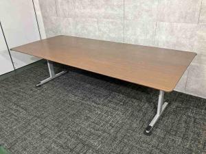 【倉庫在庫品】コクヨ製の大型会議テーブル【 アリーナシリーズ】が限定1台ご案内可能です！4~6名での使用が可能です！　＊福岡市拠点の「オフィスバスターズ福岡南店」は、福岡はもちろん、岡山・広島エリアにも対応しています。中古オフィス家具・チェア・デスク・複合機など一式手配可能。各地に特化した在庫とワンストップ対応で、起業・移転・レイアウト変更にしっかり対応し、岡山・広島でも安心の選択肢をご提供します。＊/ 天神
