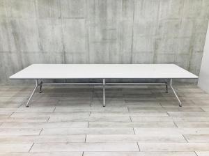 【倉庫在庫品】イトーキ製の大型会議テーブル【DDシリーズ】が限定1台ご案内可能です！＊福岡市拠点の「オフィスバスターズ福岡南店」は、福岡はもちろん、岡山・広島エリアにも対応しています。中古オフィス家具・チェア・デスク・複合機など一式手配可能。各地に特化した在庫とワンストップ対応で、起業・移転・レイアウト変更にしっかり対応し、岡山・広島でも安心の選択肢をご提供します。＊