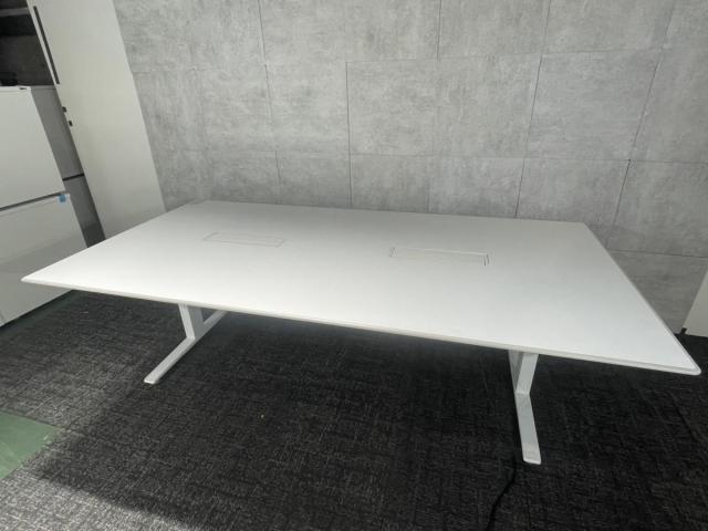 【中古】スイフトテーブル  オカムラ（okamura） テーブルその他