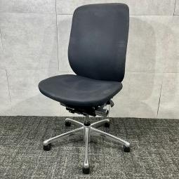 【ポリッシュのフレームが美しい！】◆オカムラ/ゼファー　Zephyr　椅子　役員　上長　揃い　博多　天神《オフィスバスターズ福岡博多店は、福岡を拠点として、日本全国へ中古オフィス用品・オフィス家具を提供しております》