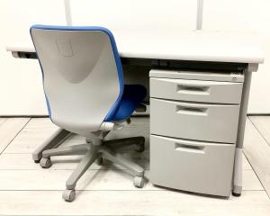 1人用デスク＋ワゴン＋チェアセット オススメ(おすすめ) 大人気 ・ITOKI/イトーキ ・CZ/シーゼット・シリンダー錠※横浜本店撮影画像※