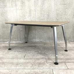 【ちょっとした打ち合わせや作業にもオススメの会議テーブル！パーソナルデスクにも！】■コクヨ(KOKUYO)製　サイビシリーズ　ミーティングテーブル　角テーブル　W1400×D750㎜　■木目ダーク　【弊社使用欄：A01019777】