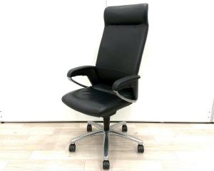 【マネジメントチェア！すべての機能を手元で調整可能な本革張り高級チェア！】■コクヨ（KOKUYO）製　フィロソフィーチェア（Philosophy）　肘付き　エクストラハイバック　■ブラック　■サークル肘　 ■本革【エア調整式ランバーサポート付】【弊社使用欄：A01042226】