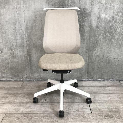 【美しいデザインに上質な座り心地！】■イトーキ　ノートチェア　グレイッシュブラウン　ハンガー付　ホワイトフレーム【ITOKI　nort】