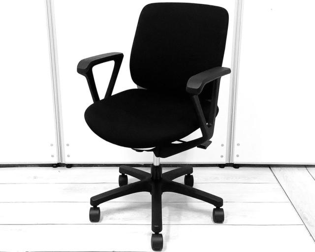 【中古】トルテR KZ-236GB-W9T1 イトーキ（ITOKI） 肘付ローバックチェア