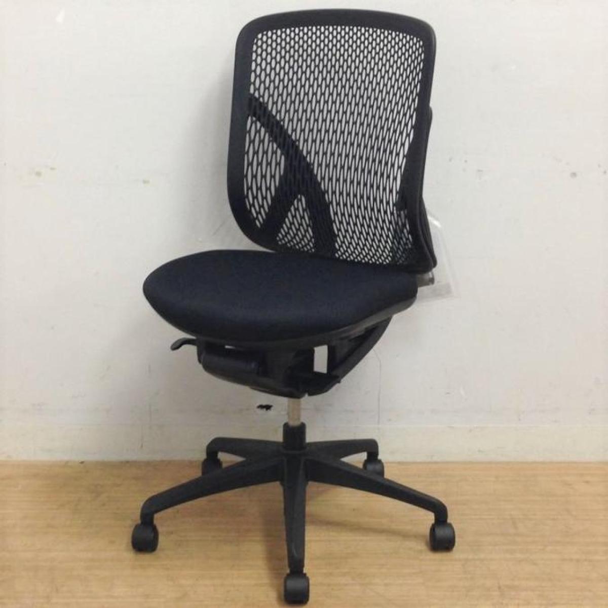 イナバ　イエラチェア　ハイバック　樹脂メッシュ　肘無しモデル　ブラックで統一されたカラーリング　※写真では付属している説明書は実物にはありません
                        yera
                                    中古
            