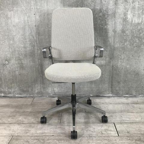 【中古】レヴィ KG-515KN-Z901 イトーキ（ITOKI） 肘付ハイバックチェア