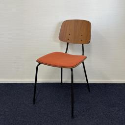 【作業にも、リラックスにも！使い勝手の良いクッション付きチェア！】■イトーキ（ITOKI）ノットワーク（knot Work）　ミーティングチェア　■オレンジ　■背座セパレートモデル　座クッション付き　　※スタッキング不可