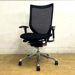 オカムラ　バロン　ハイバックモデル　背：メッシュ　座：クッション　張地：ブラック　脚：ポリッシュ　アジャストアーム搭載