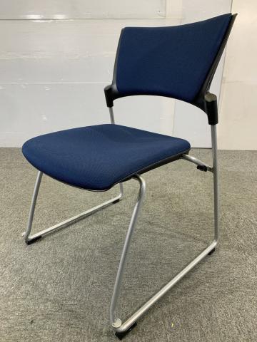 【中古】マノスチェア  イトーキ（ITOKI） スタッキングチェア