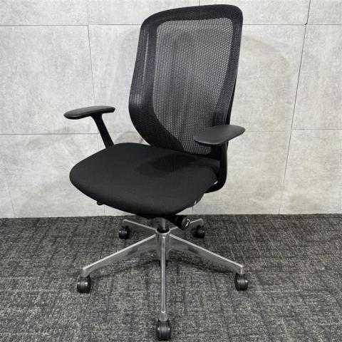 【中古】シルフィーメッシュ  オカムラ（okamura） 肘付ハイバックチェア