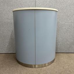 【西】～コクヨの半円型インフォメーションカウンター～【コクヨ】【半円型】【受付カウンター】【インフォメーションカウンター】【ブルー＆天板ホワイト】【チェア】【椅子】【イス】【事務椅子】【デスク】【机】【書庫】【書棚】【棚】【ラック】【収納】【格安】【安い】【メーカー】【レイアウト変更】【模様替え】