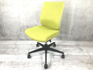 【オフィスの王道！】【納得の座り心地！魔法のように売れ続けている定番のオフィスチェア！】■コクヨ(KOKUYO)製　ウィザード2(wizard2)チェア　肘無し　ローバック　■ハンガー・ランバーサポート付き　■ライトオリーブ×ホワイトシェル×ブラック脚