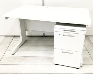 【引き出しつきデスクとワゴンの特別セット！】■内田洋行　スカエナシリーズ　デスク＋ワゴンセット　■横幅1200㎜×奥行き700　■引き出しなし　■ホワイト　【中古でお得に買うなら品質の良いデスクを！】　※ワゴンは在庫状況によって変動致します。