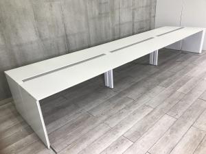 【6～8名での使用に最適な幅4800mm！】■コクヨ（KOKUYO）　ワークヴィスタ+（Workvista）　■W4800×D1200×H720㎜　■ホワイト天板×ホワイト脚　■固定式配線カバー【弊社使用欄：A01016454】【関東倉庫在庫品】